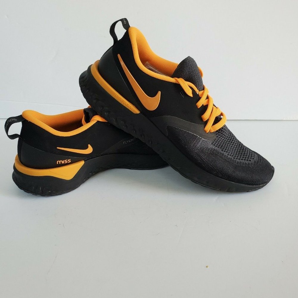 Nike ID Odyssey React Flyknit Black Orange BQ8760  women's Size 7 Halloween